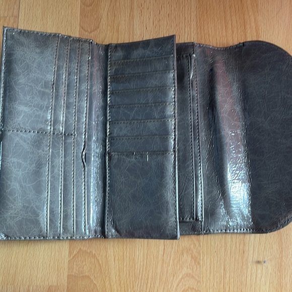 Guess wallet - Picture 2 of 7